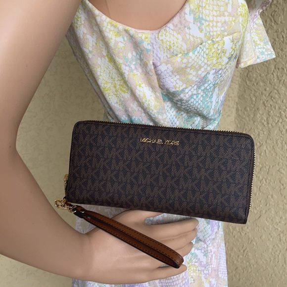 Michael Kors Jet Set Travel Large Travel CONTINENTAL Wallet-Wristlet - Picture 7 of 16